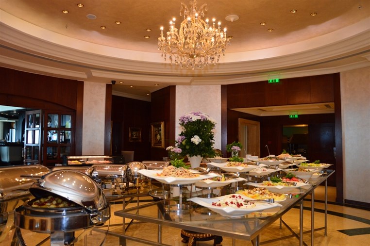 Le Ciel Sunday Buffet 
